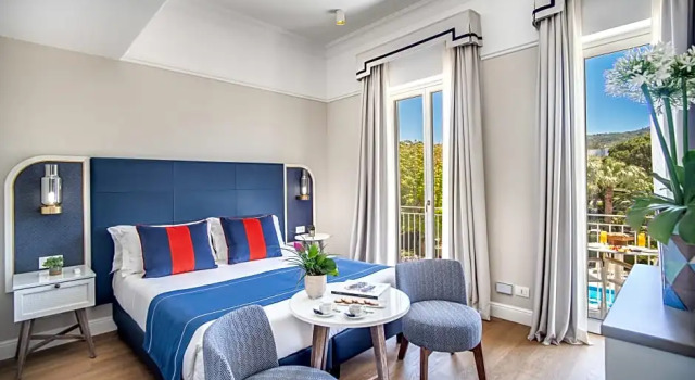 Двухместный номер Superior с балконом Hotel Mediterraneo Sorrento