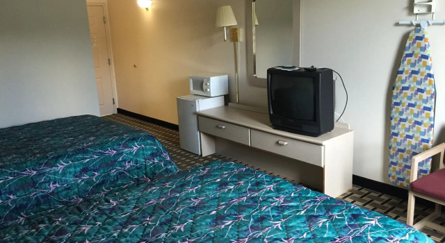 Regency Inn & Suites, Buchen Sie Hotel Milton Panhandle Florida
