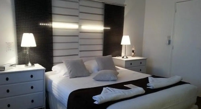 Двухместный номер Comfort Hôtel Lideal le Mountbatten