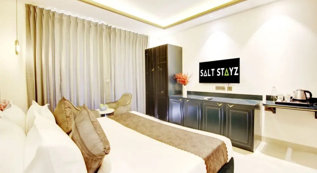 Номер Deluxe Saltstayz Premier - Galleria Market Road & Sector 27