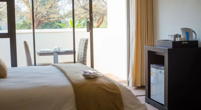 Jacaranda, Rezervovat Hotel Business hotely v Harare, 4* 5*
