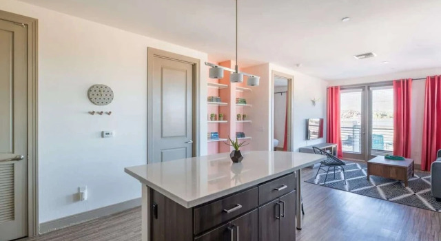 Modern Town Lake waterfront CozySuites in paradise, Забронировать Апарт-отель Отели Пруда в Темпе 4 звезды, 4*
