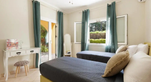 Spyrelia 6Bedroom Villa by Konnect, Private Pool & Outdoor Hot Tub included