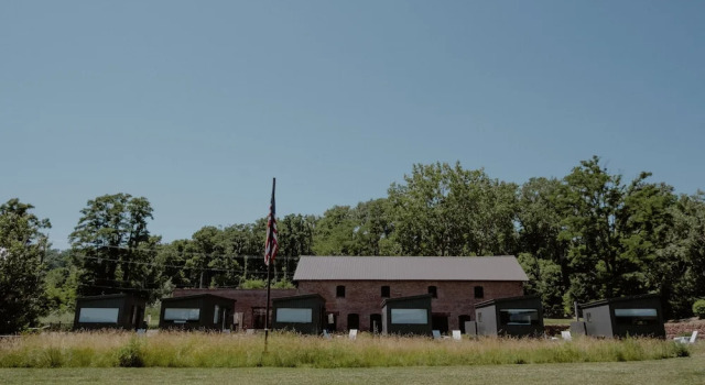 Двухместный номер Standard Hutton Brickyards Riverfront Hotel + Venue