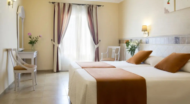 Номер Standard с балконом и с видом на город Hotel Plaza Cavana