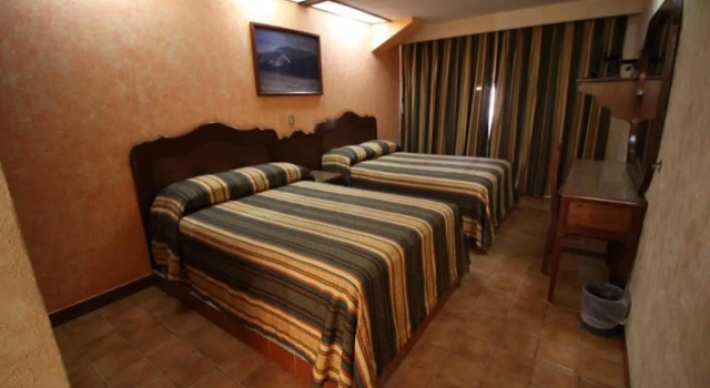 Standart dört kişilik oda Hotel Isabel I