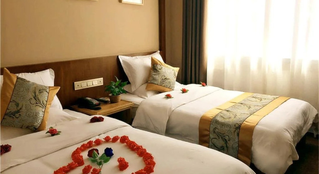 Gujun Hotel, Book Hotel Hotels in Jiuquan with Parking, Parking