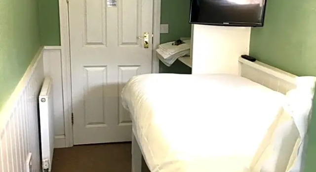 Номер Economy The Royal Harbour Hotel