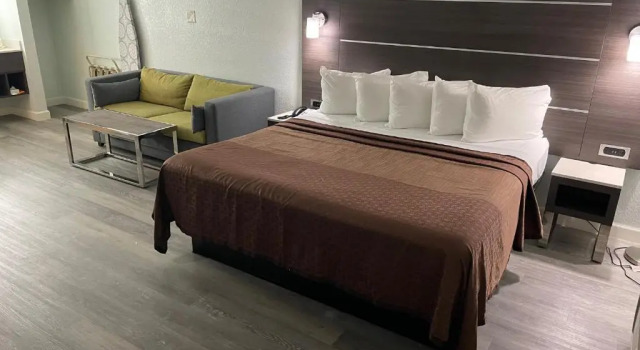 Люкс Econo Lodge Inn & Suites Near Lackland AFB