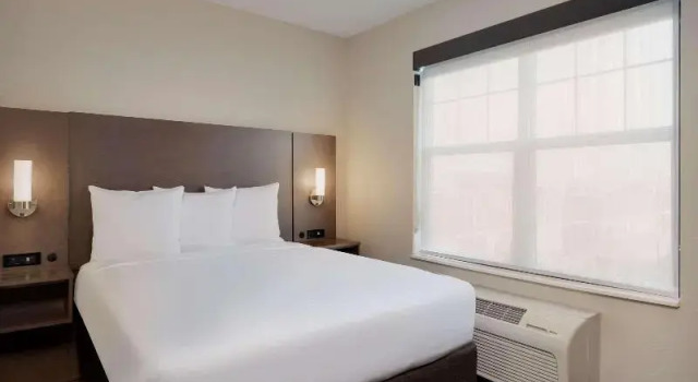 Люкс Standard Country Inn & Suites by Radisson Albertville near Outlet Mall
