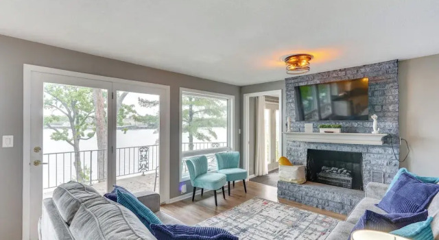 Коттедж 2 Decks, Lake Views! Group Escape in Osage Beach