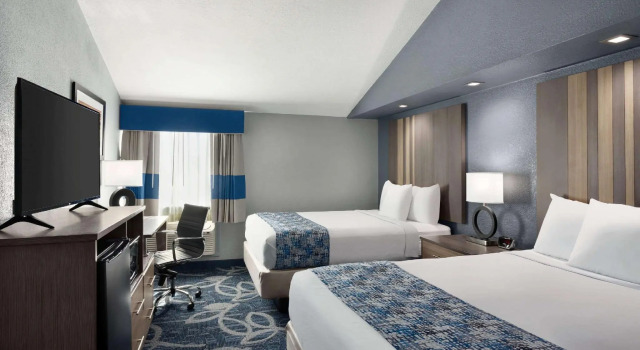 Четырёхместный номер Standard Quality Inn Shawnee North I-40