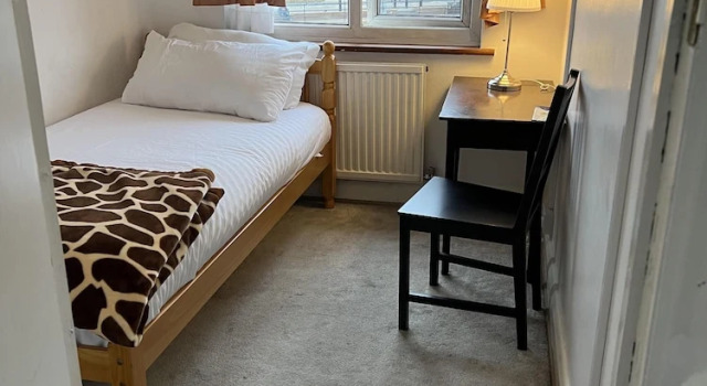 South London Single Bedroom in Mitcham, Varaa Huoneisto Asunnot kohteessa Merseyside, Huoneisto