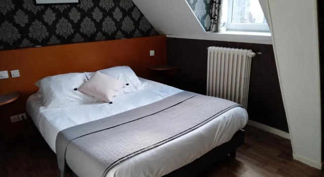 Трёхместный номер Hôtel Central Anzac Amiens Gare