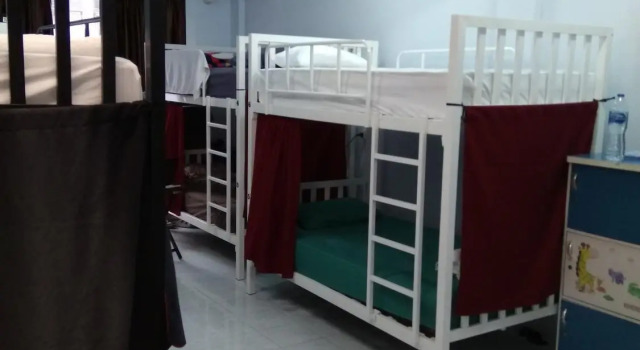 Кровать в общем номере Shady'S Hostel