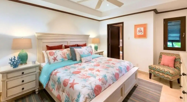 Condo Coral Cove 11 - Near Sandy Lane Beach, Prenota Appartamento Hotel a Saint James con parcheggio, Parcheggio