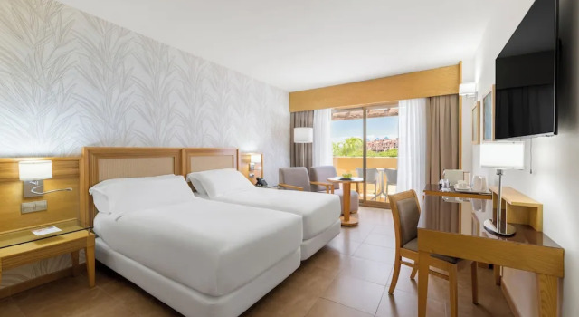 Двухместный номер Standard с балконом и с видом на поле для гольфа Elba Costa Ballena Beach & Thalasso Resort