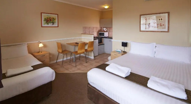 Трёхместный номер Standard Ocean View Motel
