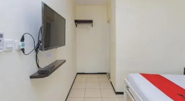Standard chambre RedDoorz at CBR Residence Blimbing