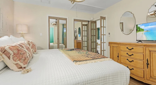 149 Pearl St. 2 Bedroom Home by RedAwning, Забронировать Дом для отпуска Отели в центре Форт-Майерс-Бич, в центре