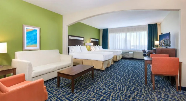 Двухместный люкс Holiday Inn Express Hotel and Suites Monahans I-20 by IHG