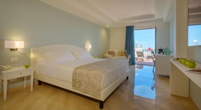 Двухместный номер Deluxe с видом на море Hellenia Yachting Hotel & SPA