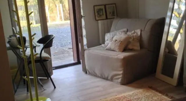 Charmant F1 avec terrasse et vue sur jardin arboré - fraicheur naturelle du rez de jardin - parking