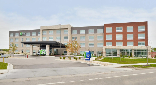 Двухместный номер Standard Holiday Inn Express & Suites Madison by IHG
