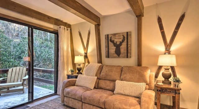 Rustic Banner Elk Getaway ~ 1 Mi to Sugar Mountain, Забронировать Апартаменты/квартира Шугар-Маунтин Северная Каролина