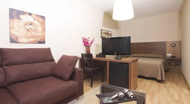 Hotel Mar de Plata, Забронировать Отель Саррия Lugo Province, рядом с Церковь Сантьяго-де-Барбадело