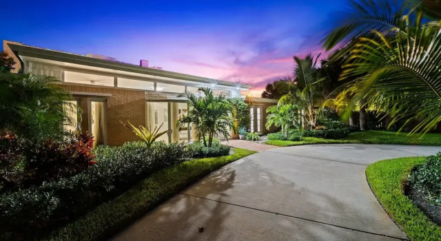 4BR Intracoastal Retreat With Pool, Games & More!, Rezerwuj Dom wakacyjny West Palm Beach Palm Beach County