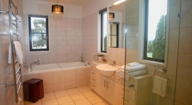 Апартаменты Luxury Hilltop Apartments Phillip Island