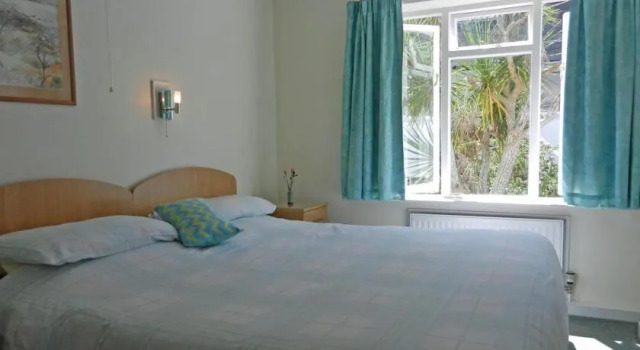 Wingletang Guest House, Забронировать Гостевой дом Хью-Таун Архипелаг Силли, рядом с Руины древнего поселения в Халанджи-Даун и усыпальница Бантс-Карн