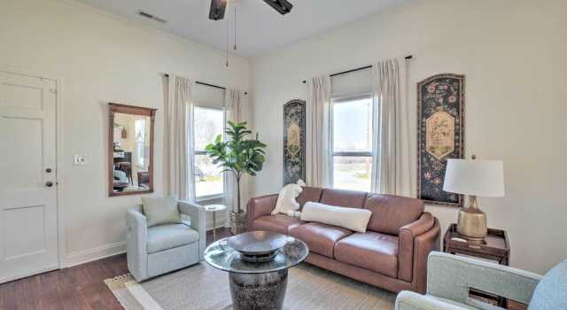 Cozy Home in Historic Area ~ 2 Mi to Main St!, Reserva ahora Hotel Dunean Estados Unidos