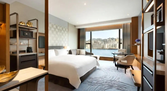 Двухместный клубный номер с видом на море Kerry Hotel Hong Kong by Shangri-la