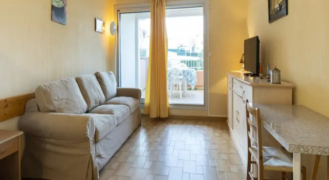 Waterfront Bliss in Agde, Rezervovat Hotel Hotely v Canal du Midi s bazénem, Bazén