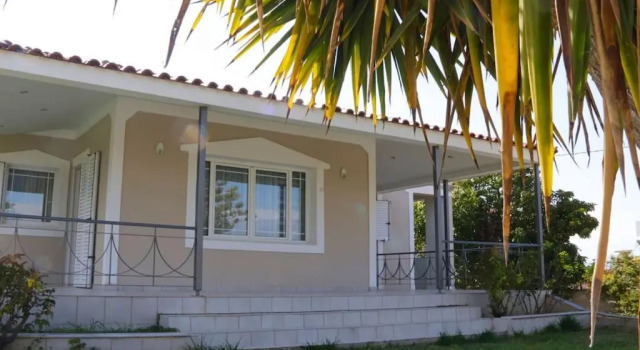 Fina's House, 예약 호텔 코린트 Corinthia
