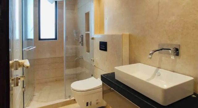 Апартаменты Luxurious 2-bedroom Apartment With Shared Pool in Gurugram