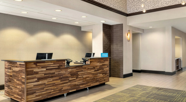 Hampton Inn by Hilton Shelton, Varaa Hotelli Hotellit New England uima-altaalla, Uima-allas