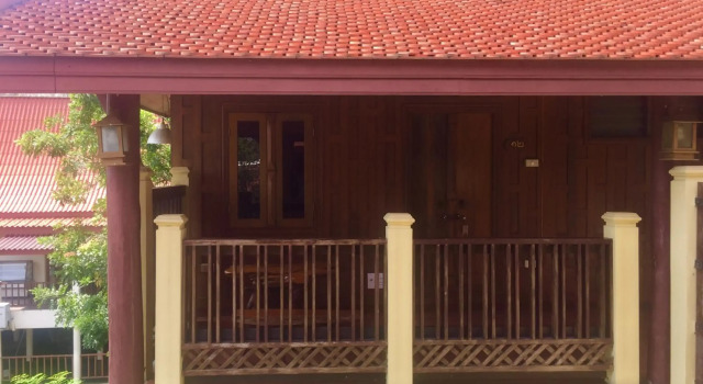 Luang Chumni Village