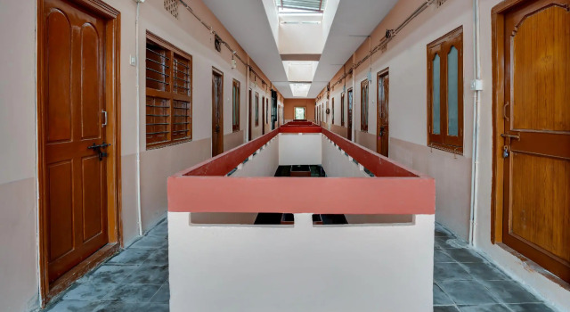 SPOT ON 43890 Kaveri Lodge, Rezerwuj Hotel Hajdarabad 
