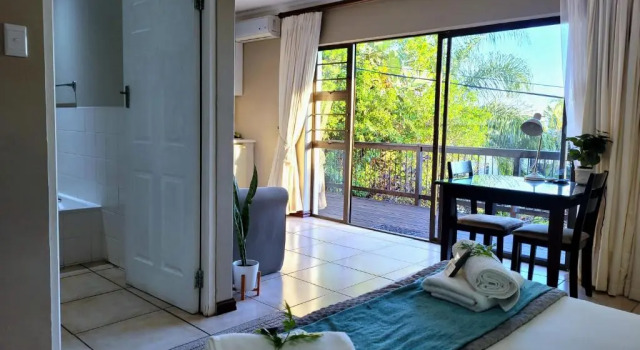 Tropical Seaside Suite 14