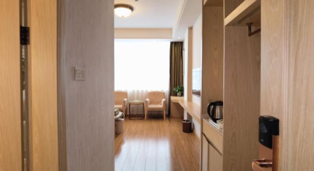 Люкс Grand Vienna Hotel (Xupu Wanda Plaza)