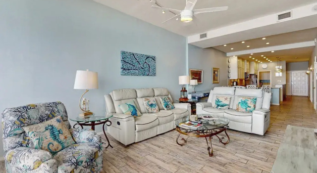 2BR Penthouse Beach Perch: Suntide III - Unit 1207, Buchen Sie Ferienwohnung Padre Island USA
