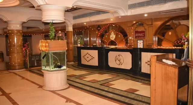 Hotel Royal Highness, Забронировать Отель Эллис Бридж Ахмадабад, рядом с Manek Chowk