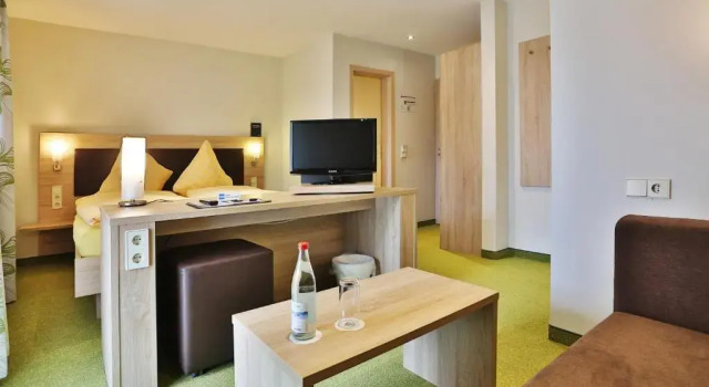Трёхместный номер Comfort Hotel KRONE Garni