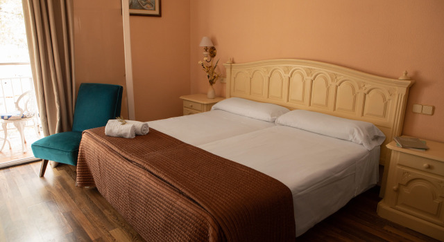 Hotel Roger de Flor Seleqtta