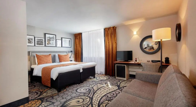Семейный номер Standard Carlton Square Hotel