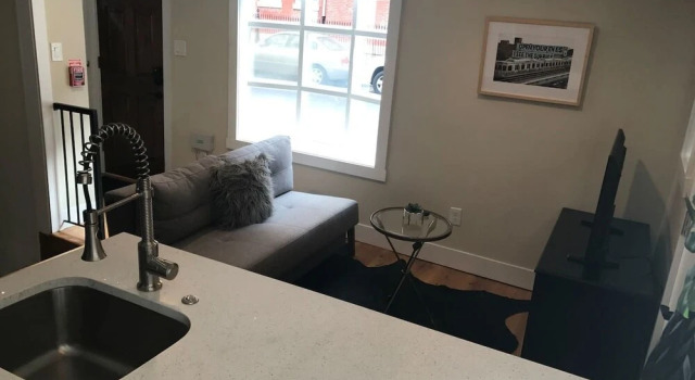 Renovated & Modern Home in Downtown Philly
