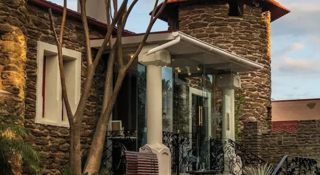 Heinitzburg Boutique Hotel